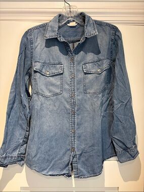 Club Monaco Classic Light Blue Denim Button-Up Shirt